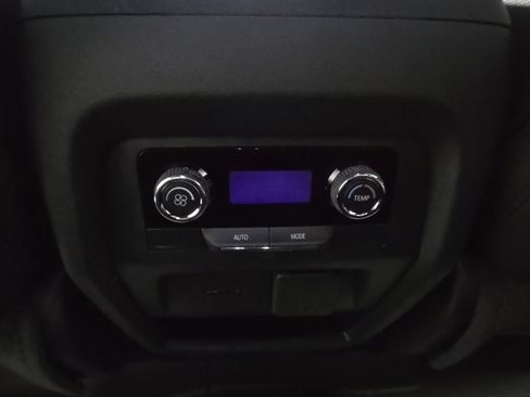 Used 2024 Chevrolet Traverse LT w/ Trailering Package FWD image 30