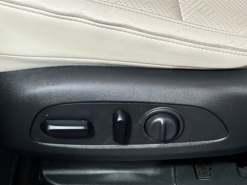 Used 2020 Buick Encore GX Essence w/ Advanced Technology Package FWD image 15