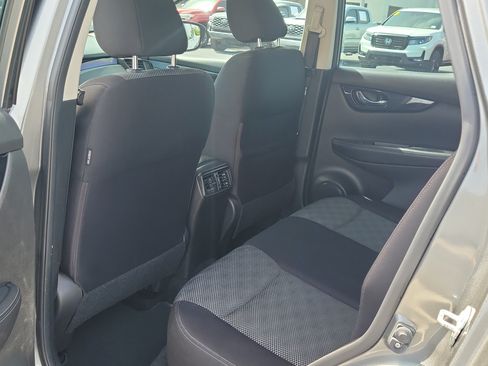 Used 2018 Nissan Rogue Sport SV FWD image 13