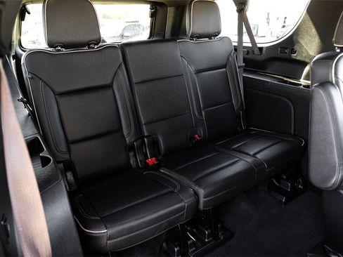 Used 2022 Chevrolet Suburban Premier image 42