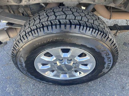 Used 2011 GMC Sierra 2500 SLT w/ SLT Convenience Package image 15