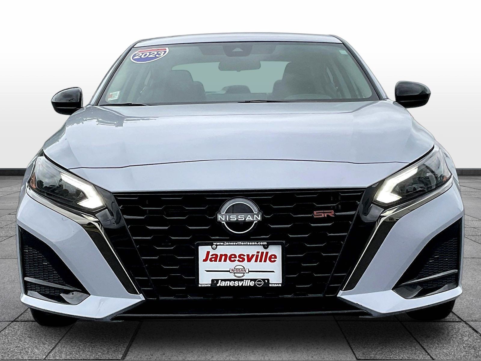 Certified 2023 Nissan Altima 2.5 SR w/ SR Premium Package FWD image 2