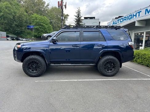 Used 2014 Toyota 4Runner SR5 AWD/4WD image 8