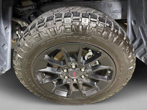 Used 2025 Toyota Tundra Limited AWD/4WD image 19