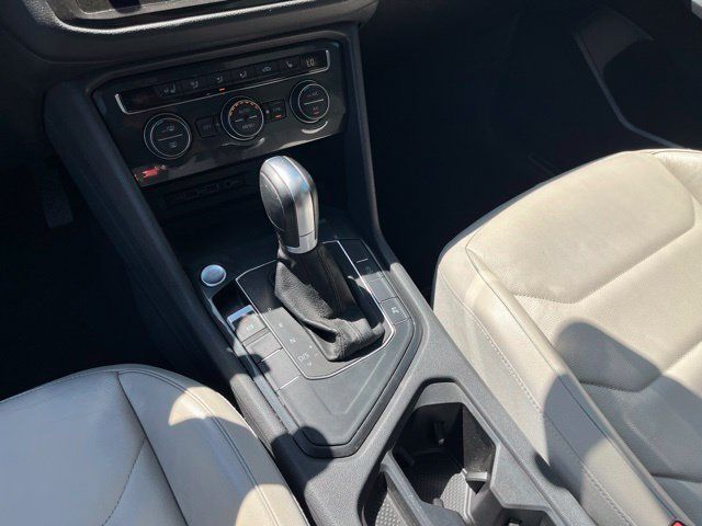 Used 2018 Volkswagen Tiguan SEL Premium FWD image 29