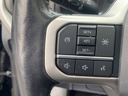 Used 2023 Ford Expedition XLT image 17