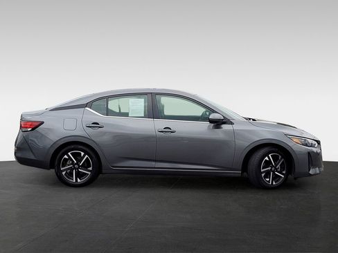 Used 2024 Nissan Sentra SV FWD image 3