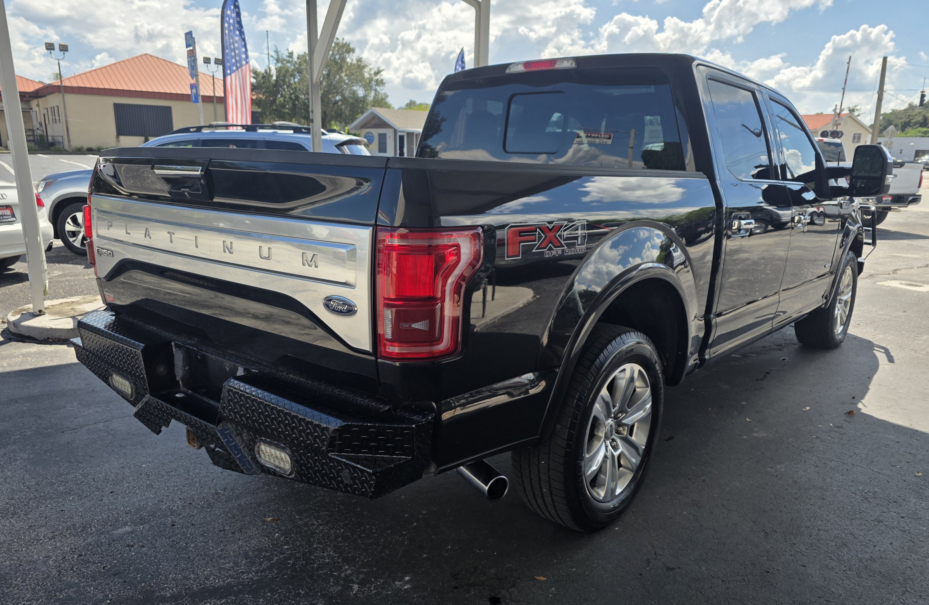 Used 2015 Ford F150 Platinum w/ Equipment Group 701A Luxury AWD/4WD image 7