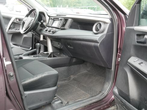 Used 2017 Toyota RAV4 LE w/ All Weather Liner Package AWD/4WD image 18