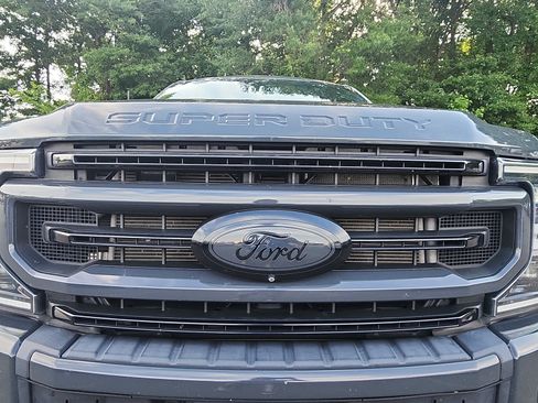 Used 2021 Ford F250 Platinum w/ FX4 Off-Road Package AWD/4WD image 11