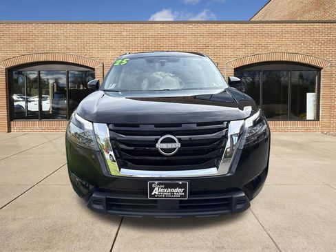 Used 2025 Nissan Pathfinder SV AWD/4WD image 9