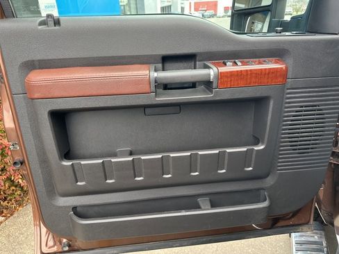 Used 2012 Ford F250 King Ranch w/ King Ranch w/Chrome Pkg image 14