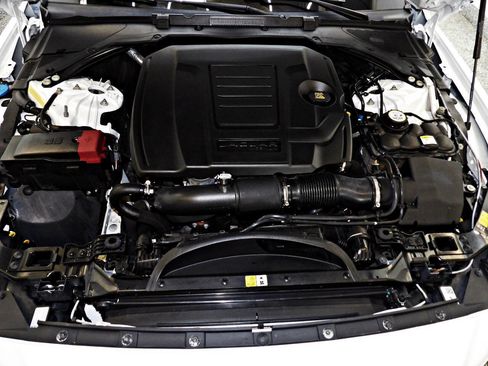 Used 2020 Jaguar XE S image 24