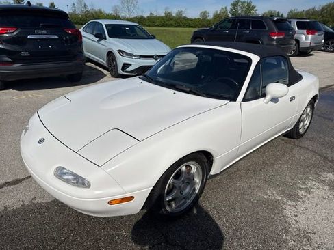 Used 1996 MAZDA MX-5 Miata RWD image 1