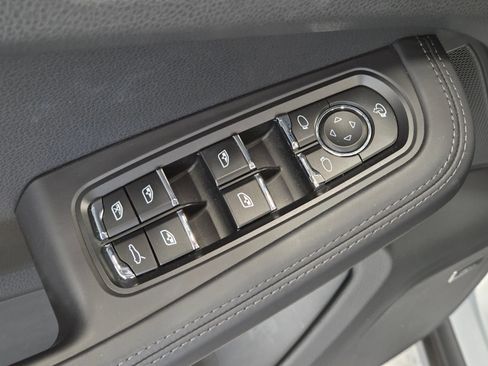 Certified 2024 Porsche Macan Turbo AWD/4WD image 15