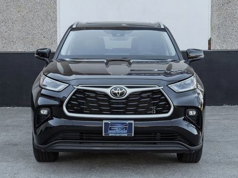 Used 2021 Toyota Highlander XLE image 7