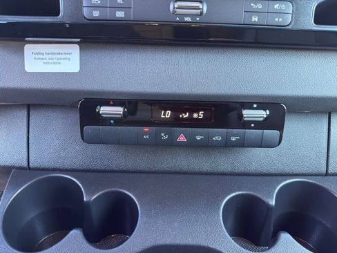 Used 2023 Mercedes-Benz Sprinter 2500 image 19