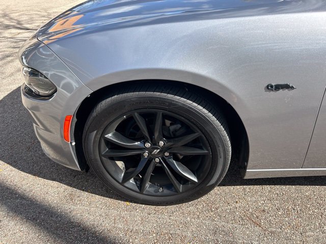 Used 2018 Dodge Charger SXT Plus w/ Blacktop Package RWD image 13