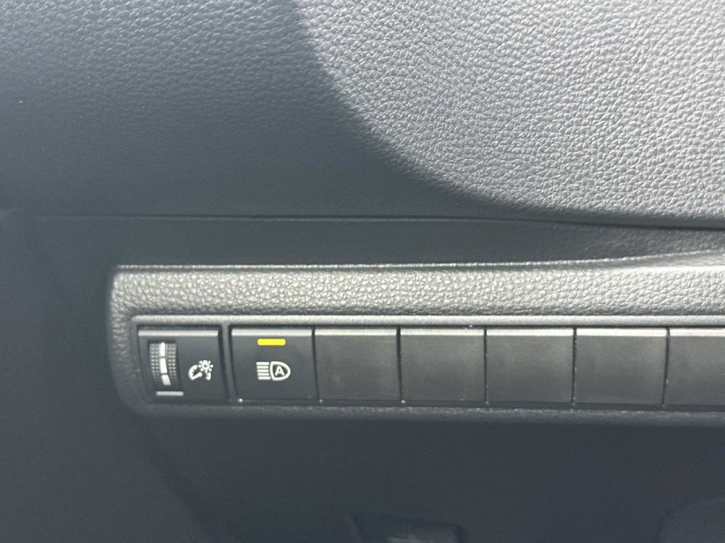 Used 2025 Toyota Corolla LE FWD image 26