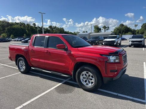 Used 2024 Nissan Frontier SV w/ Technology Package RWD image 2