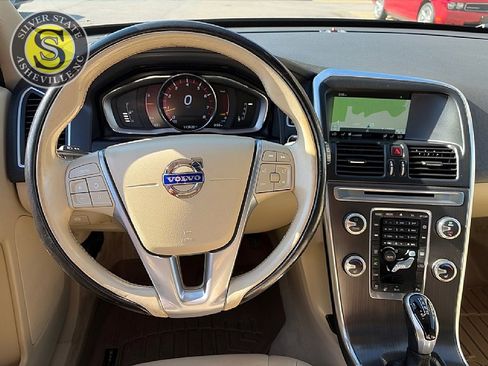 Used 2016 Volvo XC60 T5 Premier w/ Proximity Package image 26