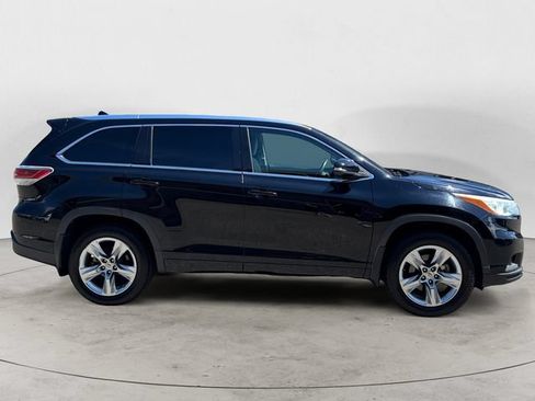 Used 2015 Toyota Highlander Limited w/ Driver Technology Package AWD/4WD image 4