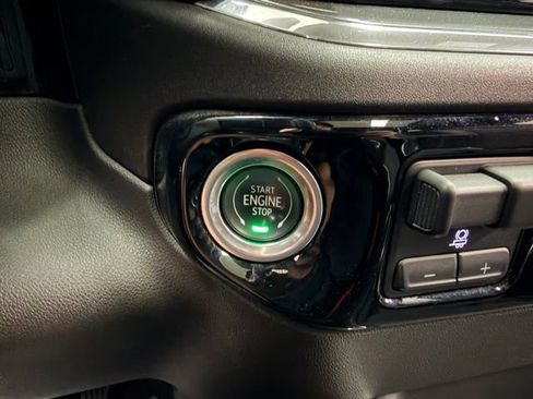 Certified 2024 Chevrolet Silverado 2500 High Country w/ High Country Premium Package AWD/4WD image 15