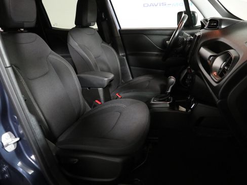 Used 2023 Jeep Renegade Latitude w/ Premium Group AWD/4WD image 20