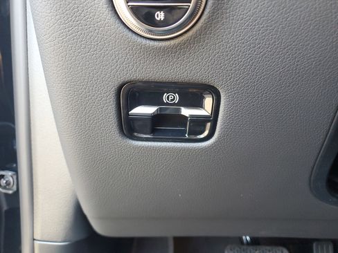 Certified 2025 Mercedes-Benz GLC 350e 4MATIC image 34