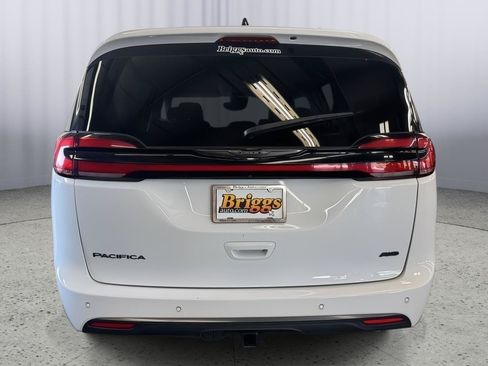 Used 2024 Chrysler Pacifica Touring-L w/ Road Tripper Package AWD/4WD image 5