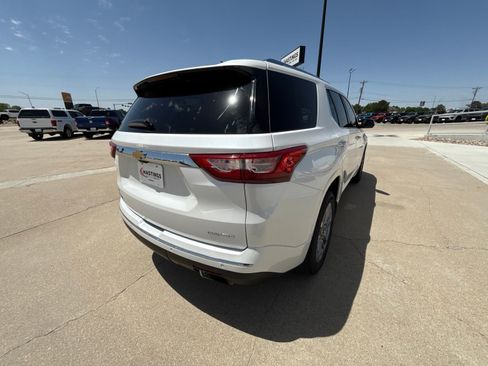 Used 2019 Chevrolet Traverse Premier FWD image 7