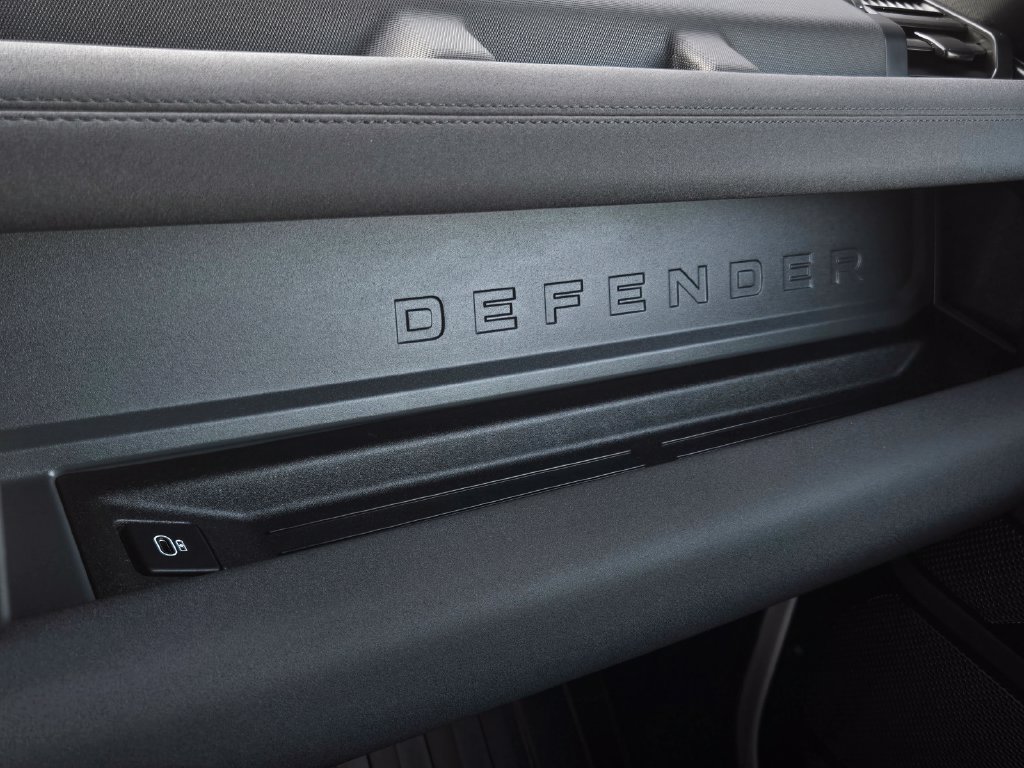 Used 2023 Land Rover Defender 90 X-Dynamic SE AWD/4WD image 35