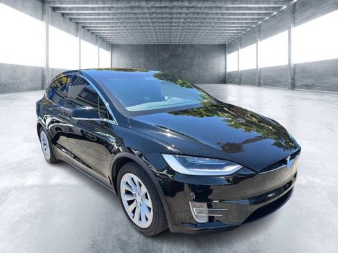 Used 2017 Tesla Model X 100D AWD/4WD image 2