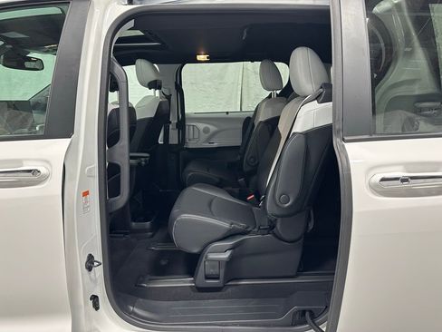 Used 2025 Toyota Sienna XSE image 49