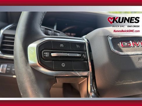 Used 2024 GMC Acadia Elevation AWD/4WD image 17
