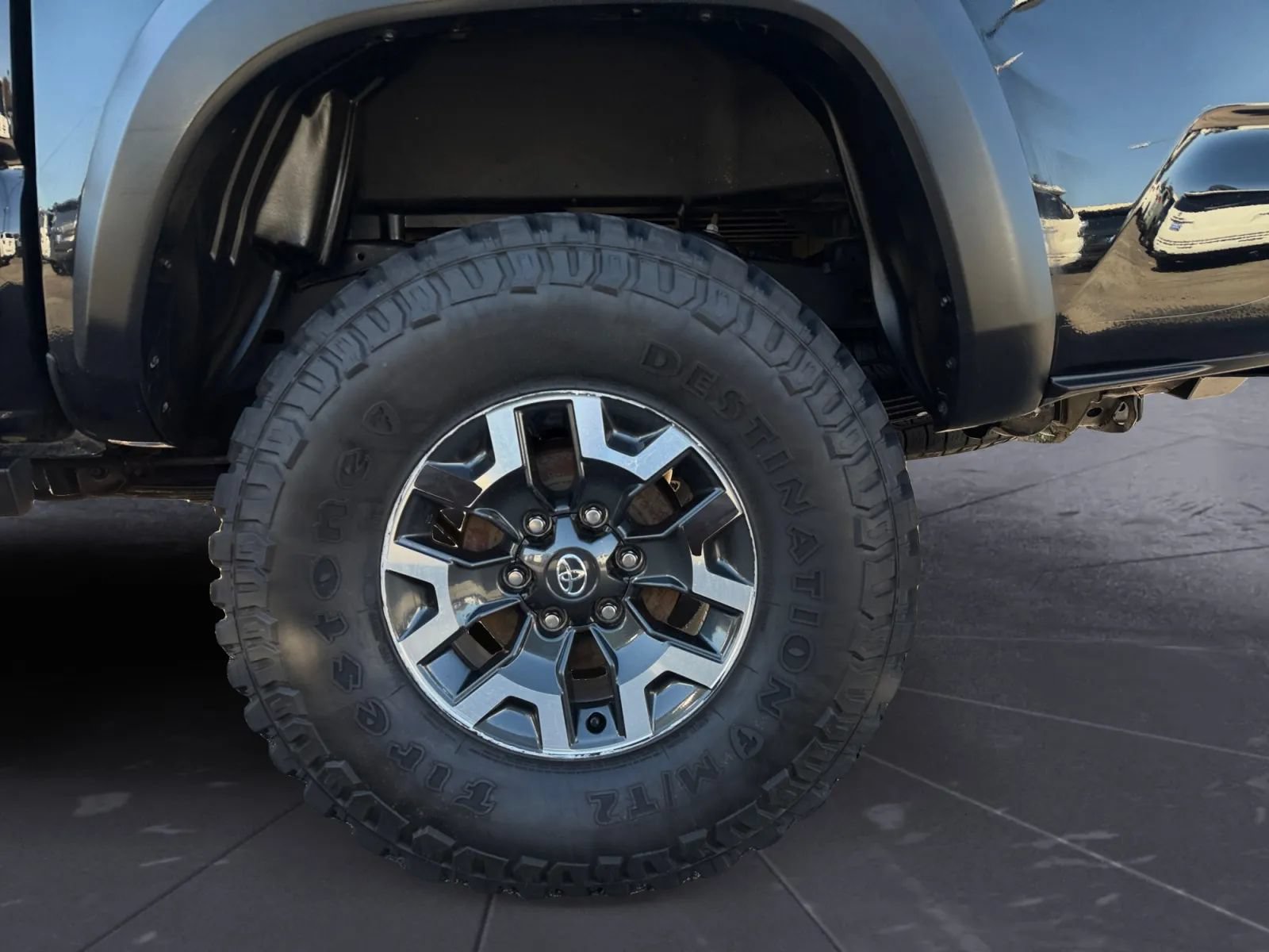 Used 2022 Toyota Tacoma TRD Off-Road AWD/4WD image 26