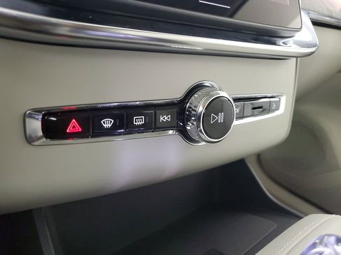 Used 2025 Volvo XC90 T8 Ultra image 33