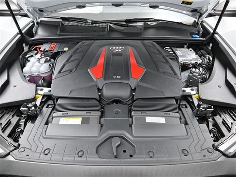 New 2026 Audi RS Q8 performance image 15