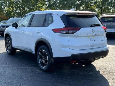 Certified 2026 Nissan Rogue SV image 39
