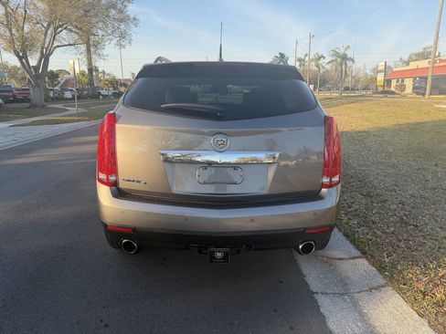 Used 2011 Cadillac SRX Luxury image 5