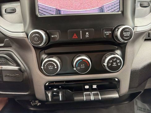 Used 2024 RAM 2500 Big Horn image 25