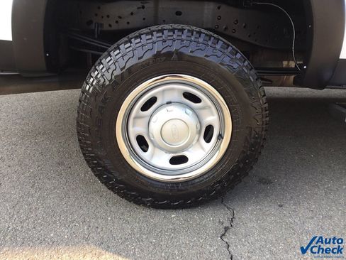 Used 2015 Ford F250 XL w/ Snow Plow Prep Package image 25