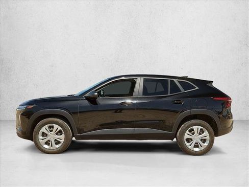 Used 2024 Chevrolet Trax LS FWD image 10