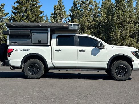 Used 2021 Nissan Titan PRO-4X w/ Pro-4x Convenience Package AWD/4WD image 3