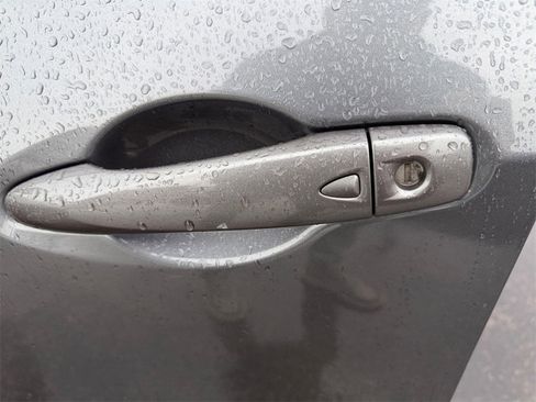 Used 2022 Nissan Kicks SV image 29