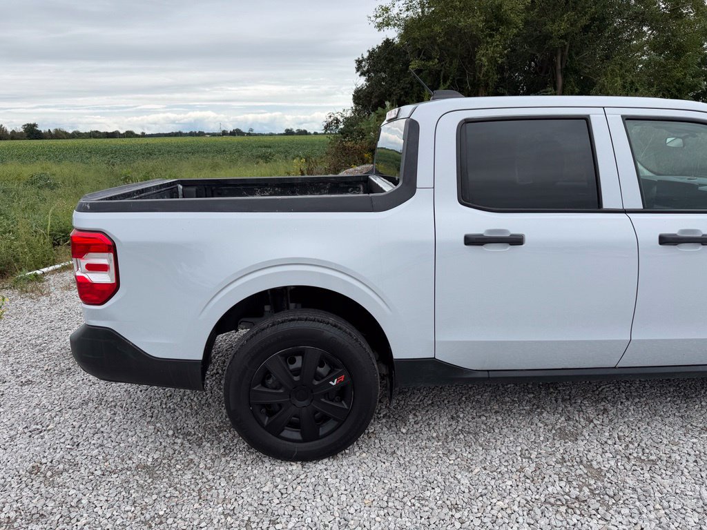 Used 2025 Ford Maverick XL FWD image 15