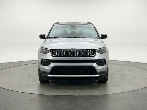 Used 2025 Jeep Compass Limited image 2