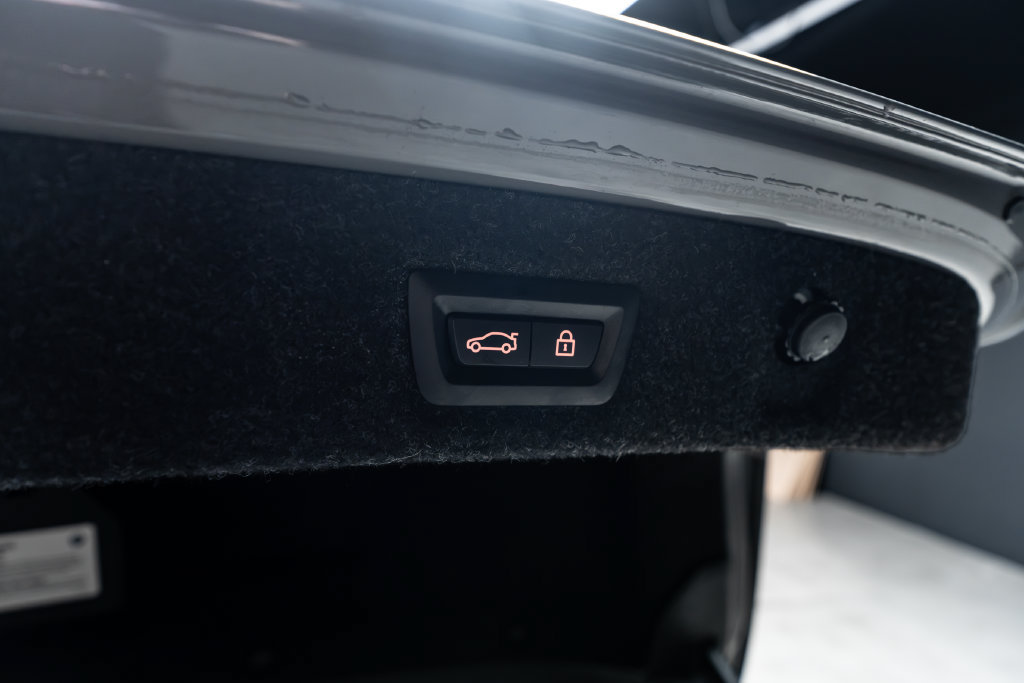 Used 2022 BMW 540i w/ M Sport Package RWD image 43
