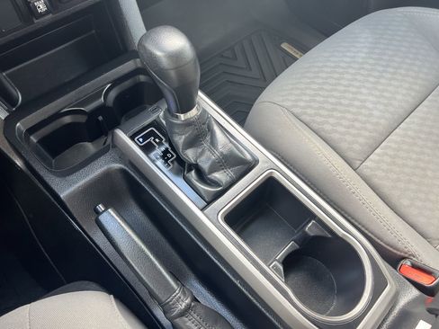 Used 2020 Toyota Tacoma 4x4 Double Cab image 9