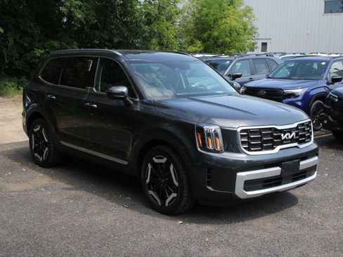 Used 2024 Kia Telluride S w/ S Sunroof Package AWD/4WD image 3
